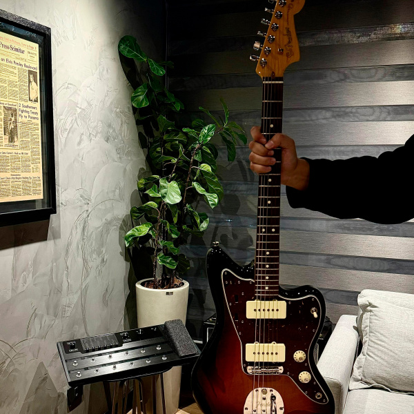 Fender Jazzmaster + Helix Floor